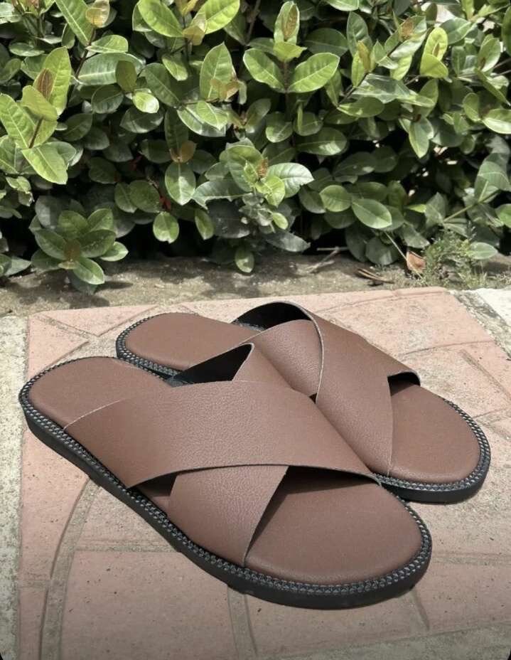 Mens slippers criss cross
