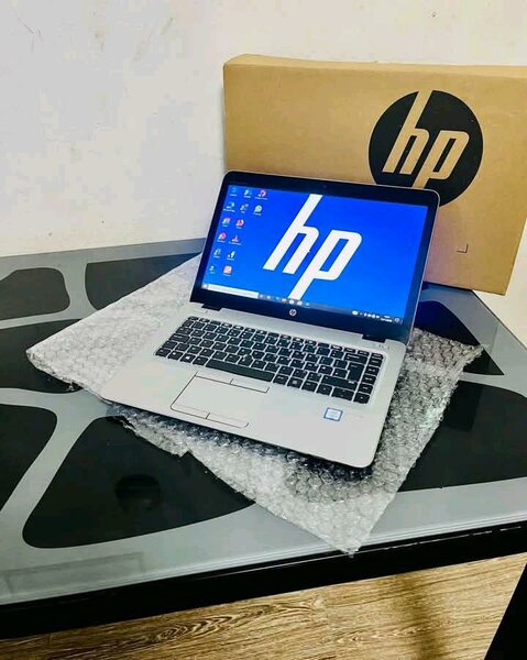 HP Laptop Performant et Élégant