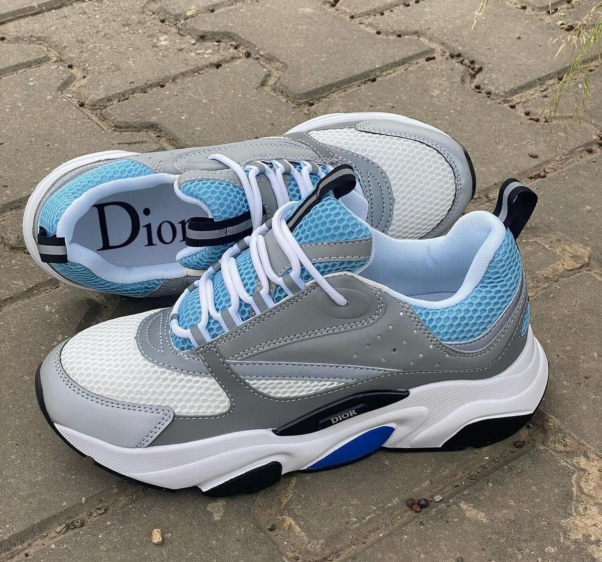 PAIRES DIOR