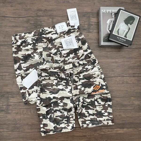 Short jeans