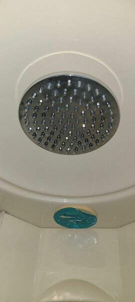 Bath booth