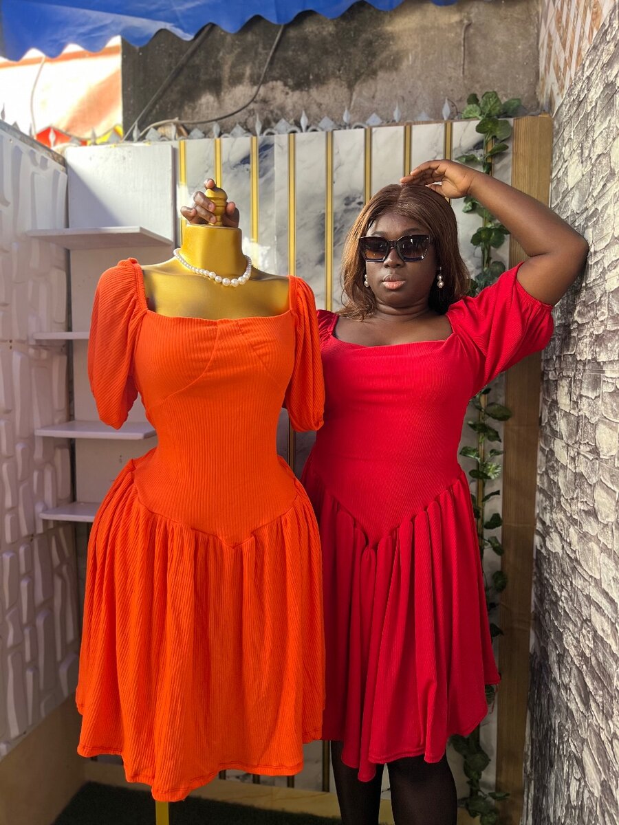 Robe élégante à manches bouffantes