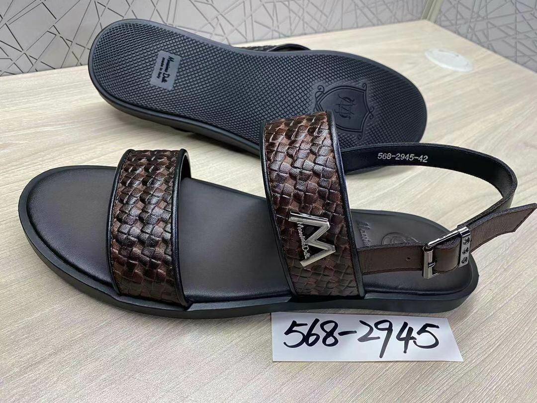 CHAUSSURES EN CUIR