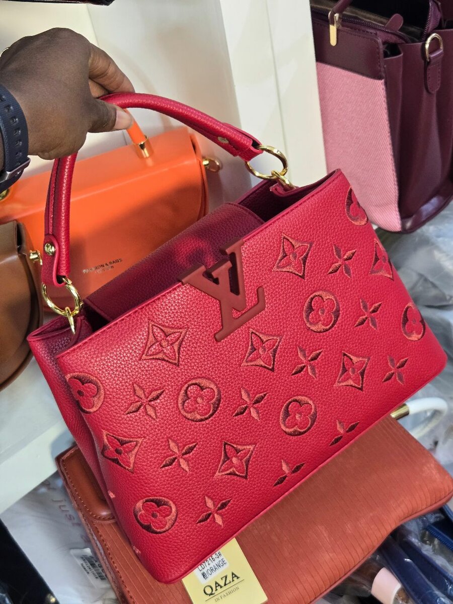 Sac à main rouge élégant