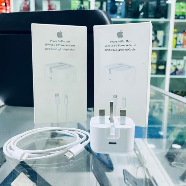 IPHONE 25W TYPE-C LIGHTENING FAST CHARGERS