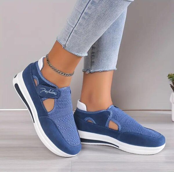 LADIES CASUAL WEAR