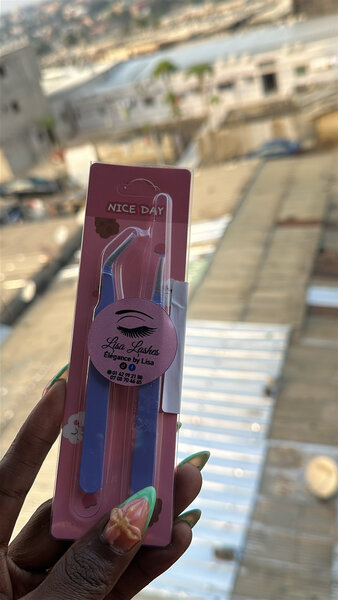 Pince à épiler professionnelle