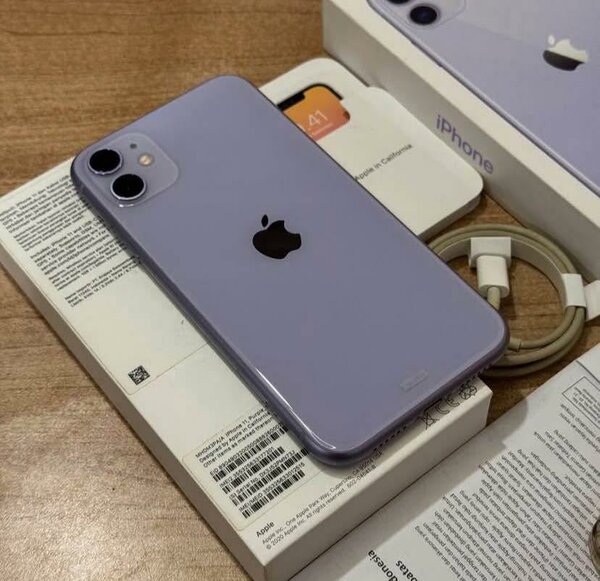 iPhone 11 64GB Violet
