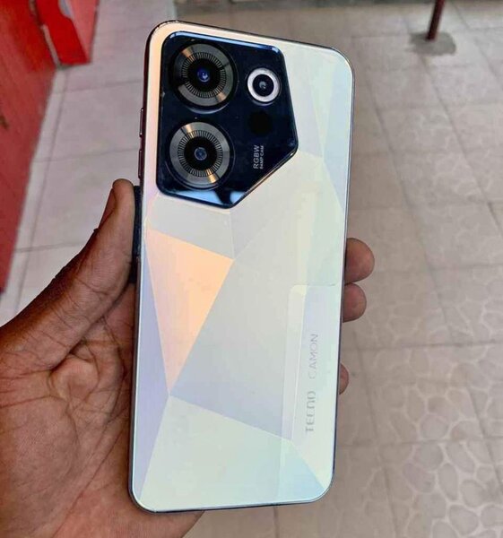 Tecno camon 20
