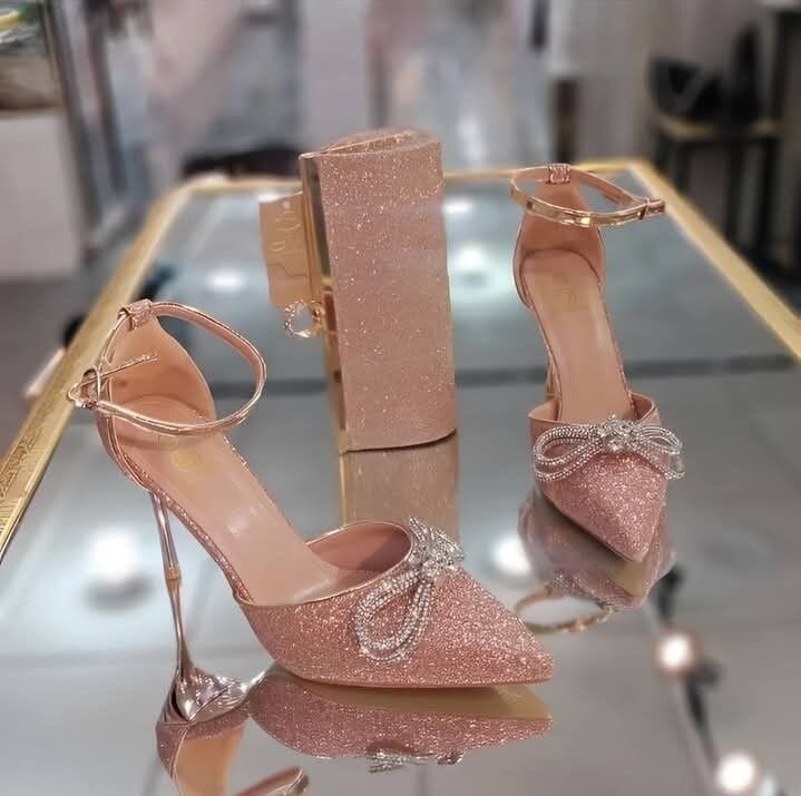 Dress shoe