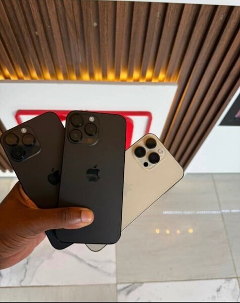 ROGGER IPHONES