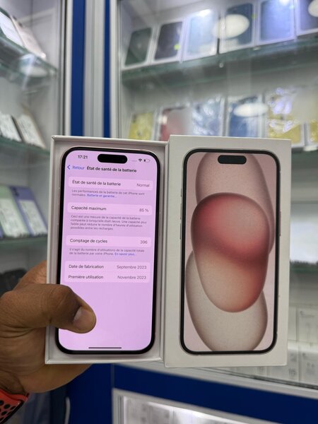 iPhone 15 simple