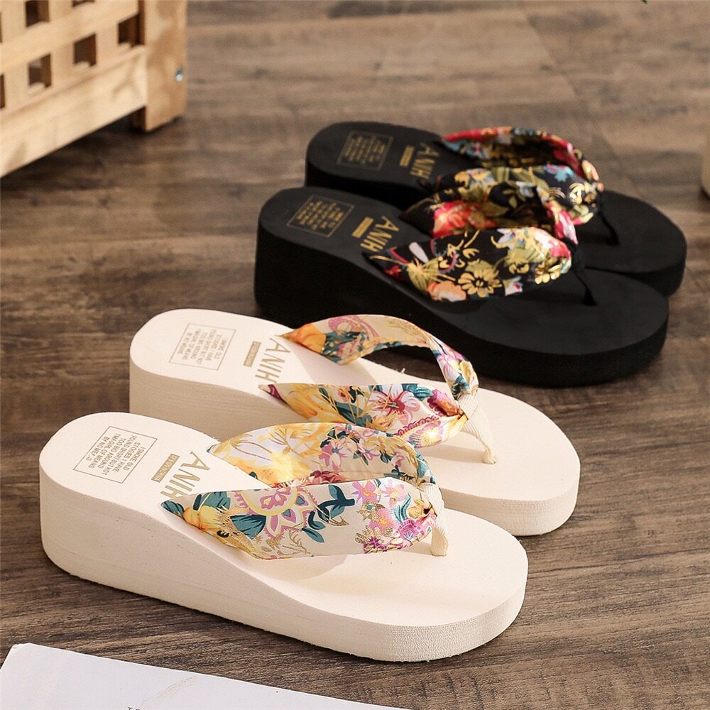 Ladies sandals