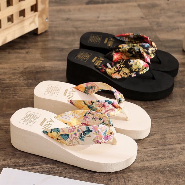 Ladies sandals