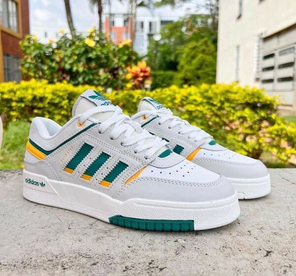 Adidas avec le carton