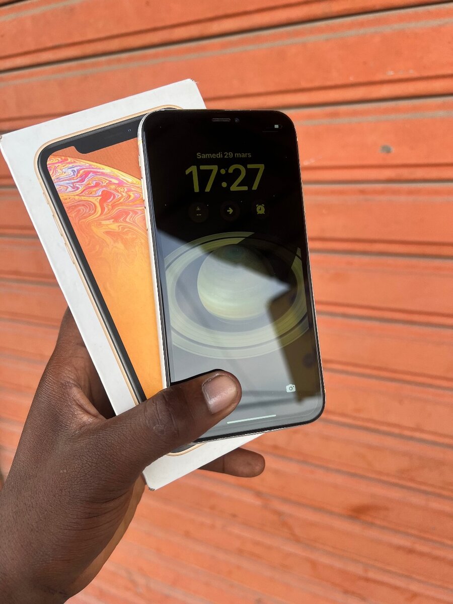 iPhone XR