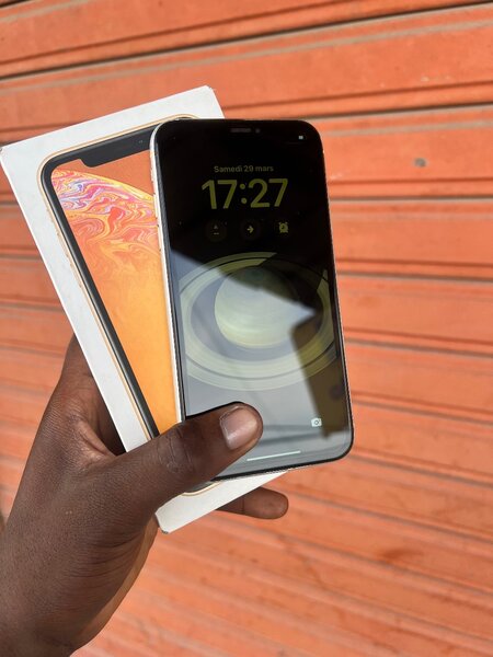 iPhone XR