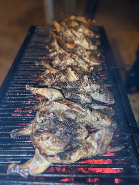 4 poulets flambés