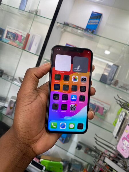 iPhone XS 64GB