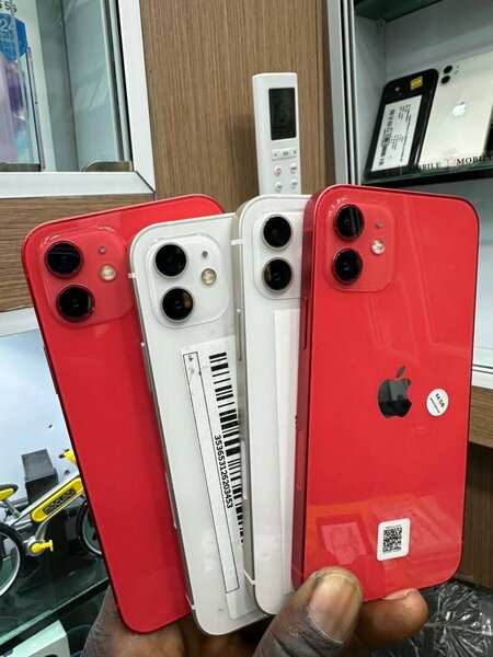 iPhone12