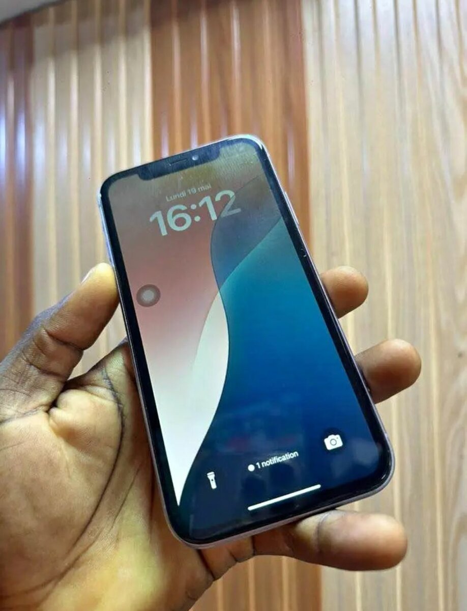 IPHONE 11 SIMPLE