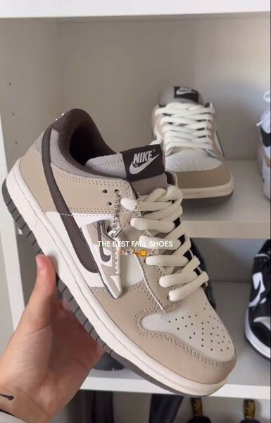 Baskets Nike Beige Homme