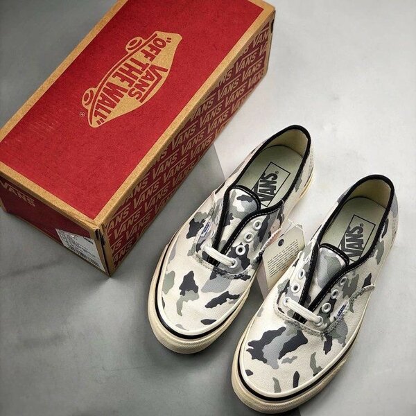 Vans  off the wall