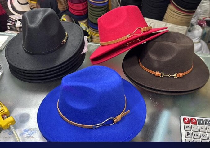Chapeaux
