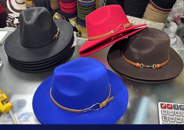 Chapeaux