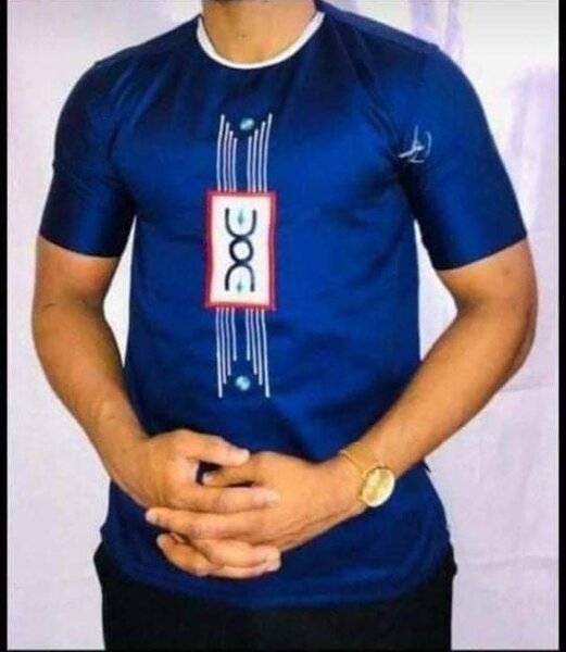 T-shirt homme bleu élégant