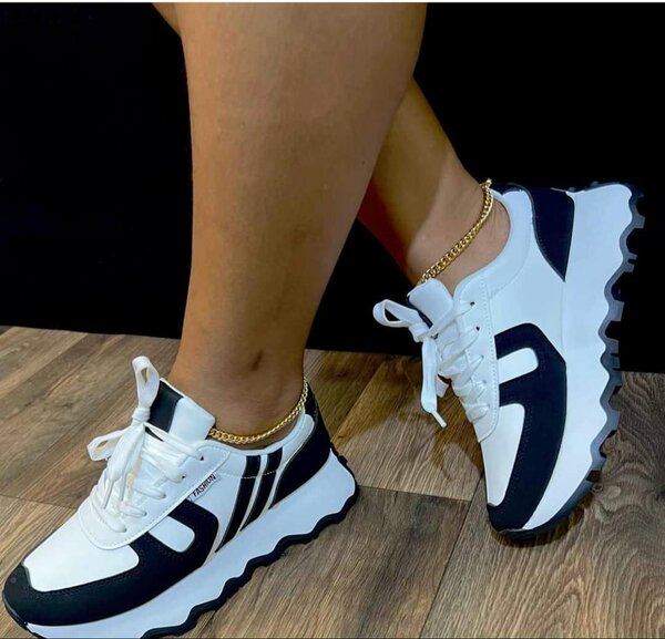 Ladies sneakers