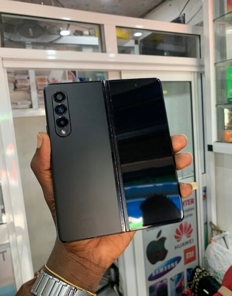Smartphone pliable 9.5GB