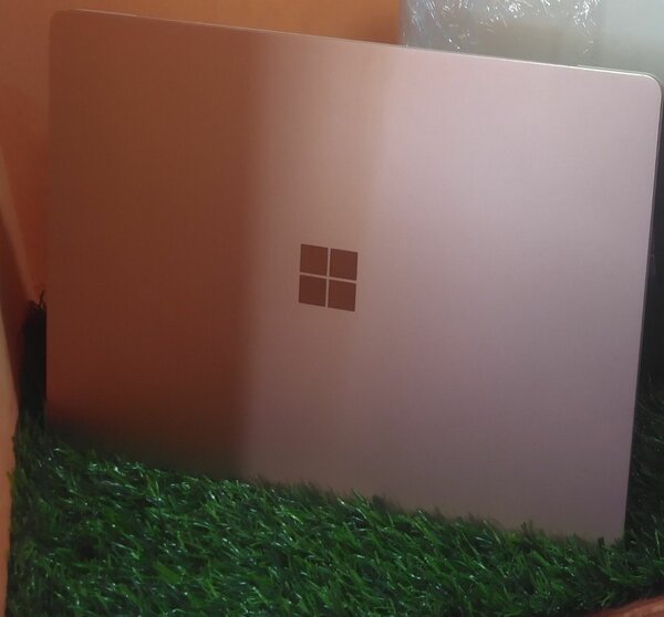 WINDOWS LAPTOP