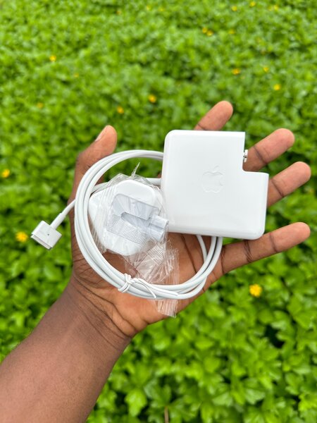 MacBook MagSafe 2
