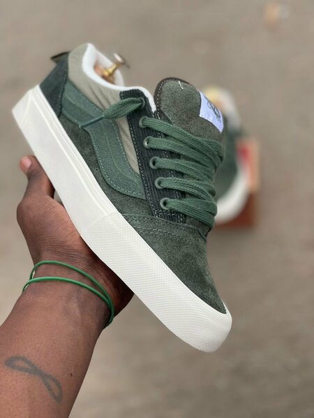 VANS KNU SKOOL