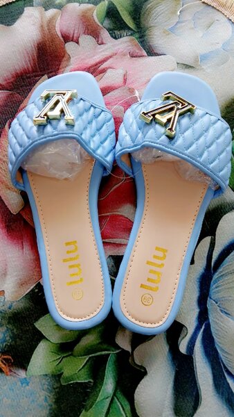 Ladies slippers