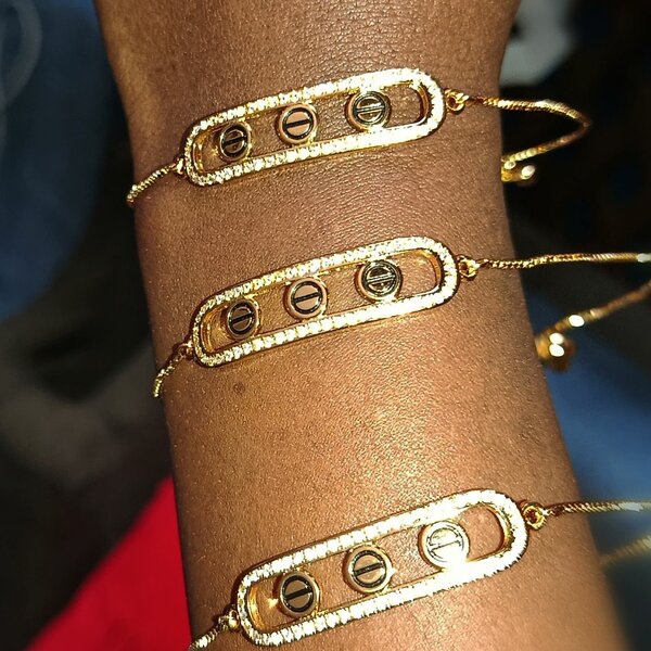Bracelet élégant dorée