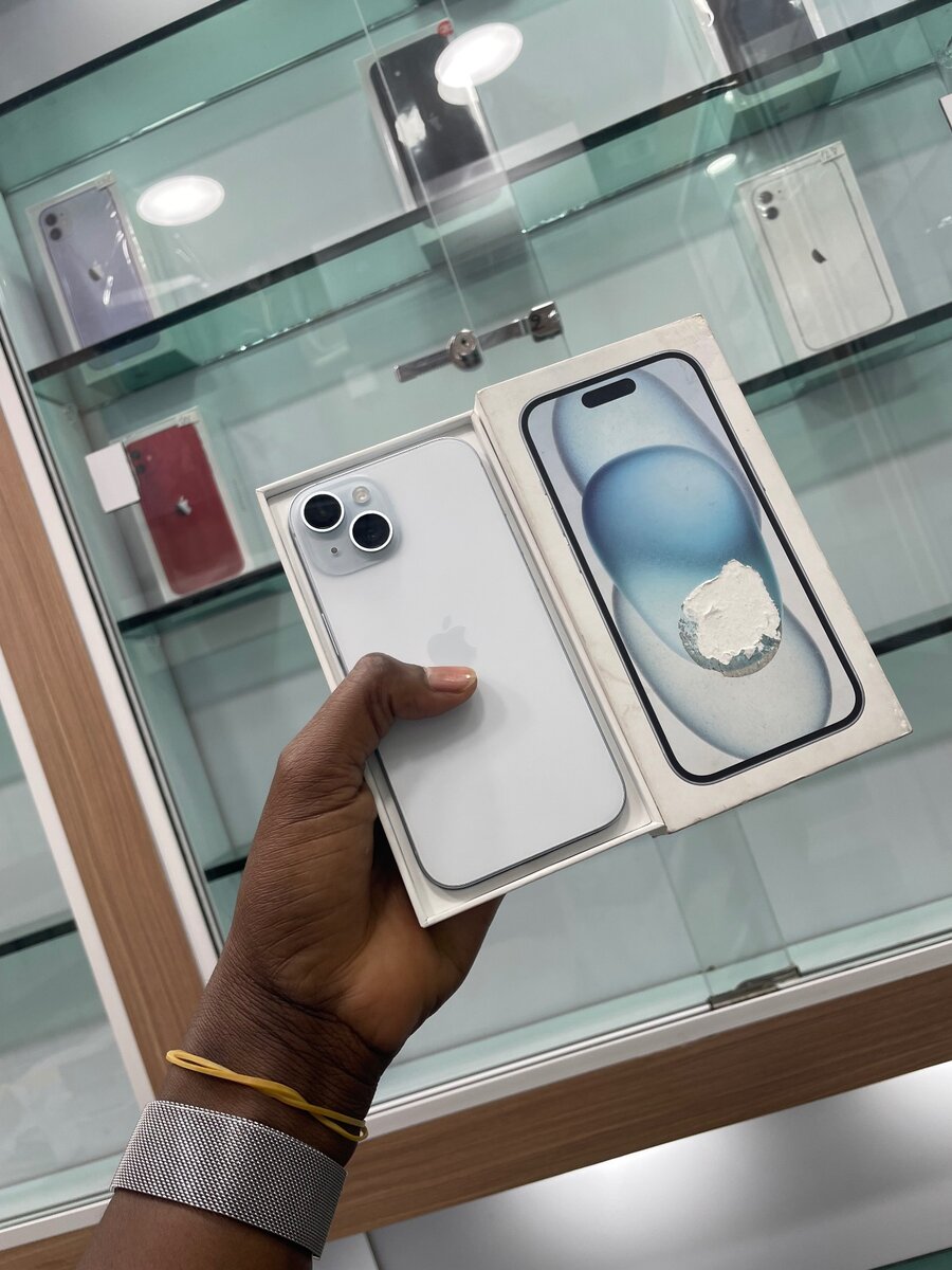 iPhone 15 128GB