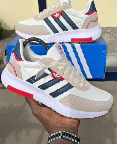 Chaussures addidas