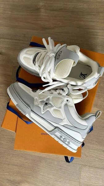 Louis Vuitton Grise