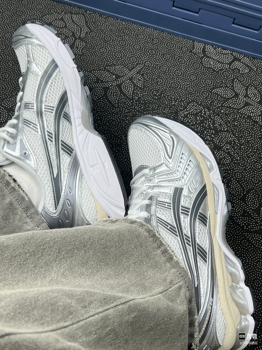 ASICS