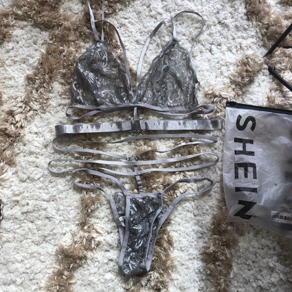 Ensemble lingerie argenté glamour