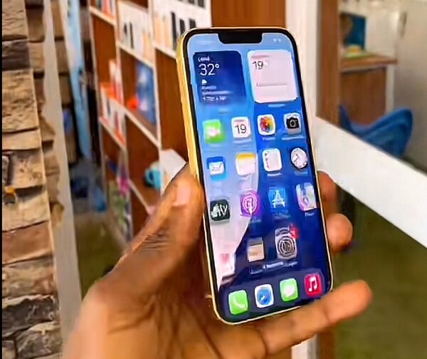 iPhone 14