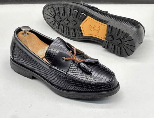 Mocassins en cuir noir élégants
