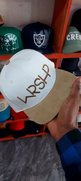 Casquettes neuves