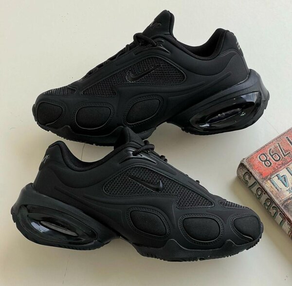 NIKE CLASSIC
