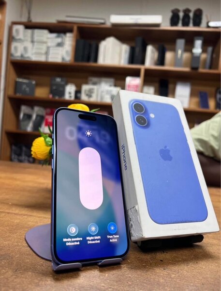 iPhone 16 Bleu