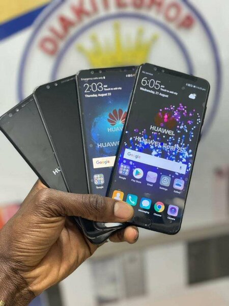 Huawei Nova 2s