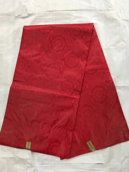 Tissu rouge