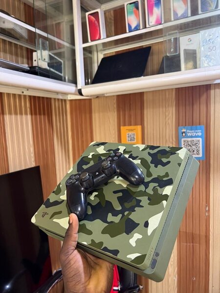 PS4 slim